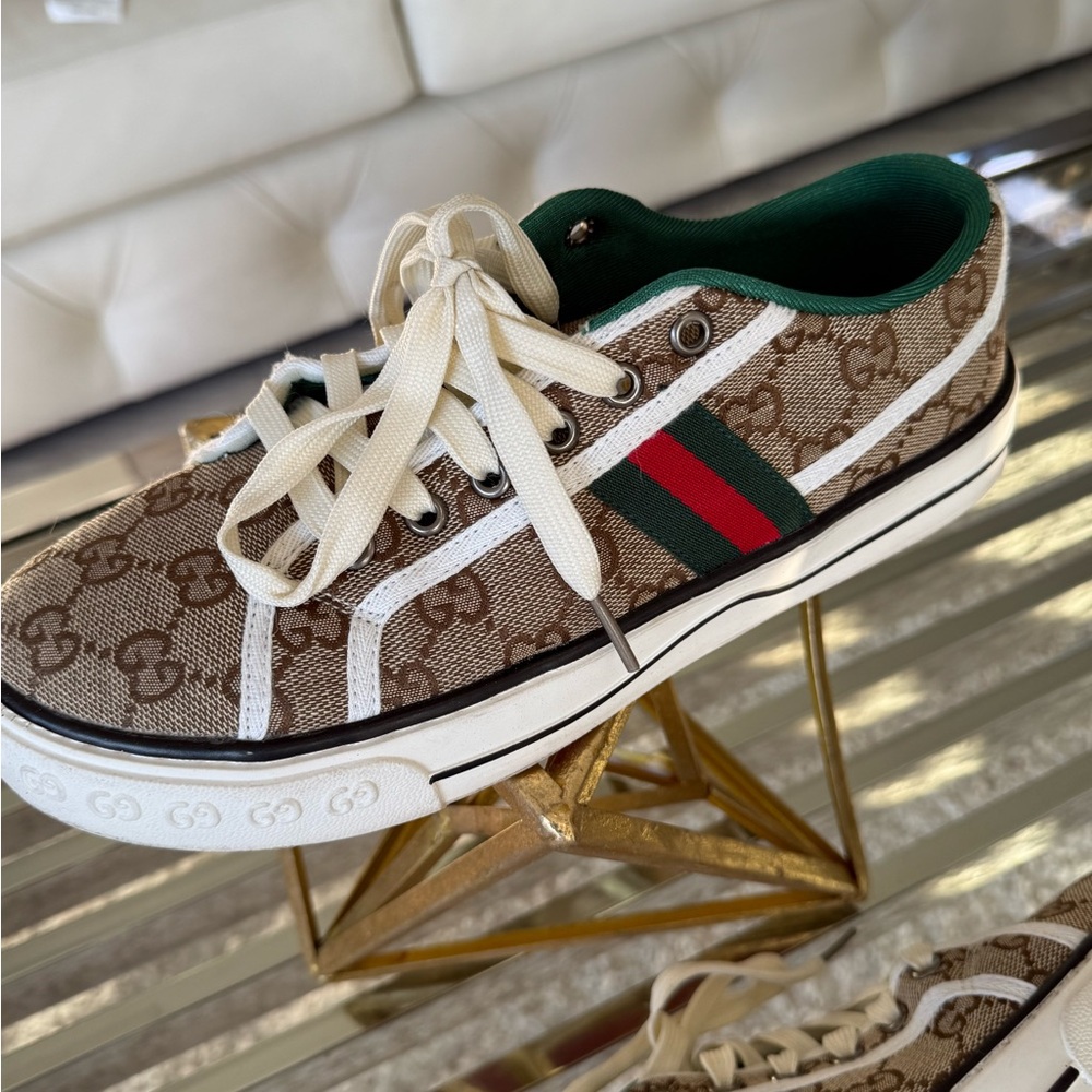 Gucci Beige Canvas Sneakers with Green and Red Stripes. - Picture 4 of 8